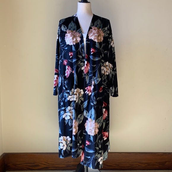 LuLaRoe Other - LuLaRoe Sarah velour robe duster black floral long
